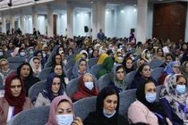 Nhiều phụ nữ tham gia Loya Jirga, Đại hội đồng, đóng góp chính sách kinh tế và chính phủ Afghanistan (Ảnh: AFP)