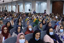 Nhiều phụ nữ tham gia Loya Jirga, Đại hội đồng, đóng góp chính sách kinh tế và chính phủ Afghanistan (Ảnh: AFP)