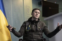 Trợ lý của ông Zelensky, Mikhail Podoliak tại Kiev, Ukraine, ngày 9/3/2022. Ảnh: Getty.