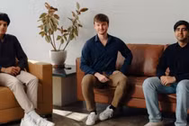 Brendan Foody (giữa), Adarsh ​​Hiremath (trái) và Surya Midha (phải) là những người sáng lập Mercor. Ảnh: Mercor.