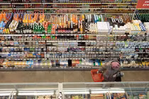 Kinh tế toàn cầu có thể trượt vào một cuộc suy thoái trong năm 2023 (Ảnh: The Economist)