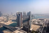 Tòa nhà văn phòng tại ADGM ở Abu Dhabi (Ảnh: Bloomberg)