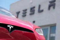 Tesla vẫn phụ thuộc nặng nề vào các chuỗi cung ứng pin EV của Trung Quốc (Ảnh: Nikkei)