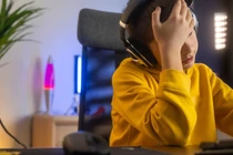 Một câu lạc bộ thể thao điện tử ở Trung Quốc đang cung cấp khóa học kéo dài 22 ngày, trị giá 1.400 USD nhằm mục đích giúp trẻ em cai nghiện game. Ảnh: Shutterstock.