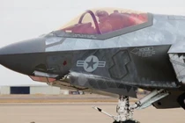 Chương trình chiến đấu cơ F-35 của Mỹ đang gặp một số vấn đề liên quan tới radar và ngân sách. Ảnh: MW.