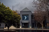 SVB sụp đổ là vụ phá sản ngân hàng lớn thứ hai trong lịch sử nước Mỹ (Ảnh: WSJ)