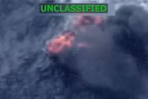 Ảnh chụp màn hình từ một video được đăng trên tài khoản Truth Social của Tổng thống Mỹ Donald Trump cho thấy cuộc tấn công vào con tàu. Ảnh: Truth Social.