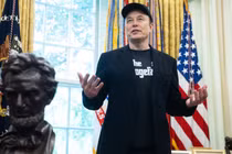 Elon Musk trong một cuộc họp báo ở Nhà Trắng. Ảnh: Getty.