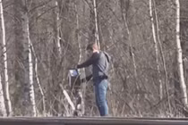 Hình ảnh cắt từ đoạn phim camera an ninh ghi lại (Ảnh: RT)