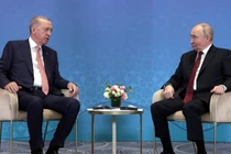 Tổng thống Thổ Nhĩ Kỳ Recep Tayyip Erdogan và người đồng cấp Nga Vladimir Putin thảo luận ở Astana, Kazakhstan (Ảnh: Getty)