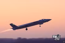 CCTV công bố đoạn băng J-20 tham gia tập trận chiến đấu giả định ban đêm (Ảnh: CCTV)