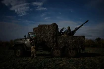 Một phái đoàn cấp cao của Ukraine đã bắt đầu chuyến thăm kéo dài nhiều ngày tới Washington để thảo luận về các thỏa thuận mua vũ khí của Mỹ được thiết kế để tấn công sâu vào bên trong nước Nga. Ảnh: NYTimes.