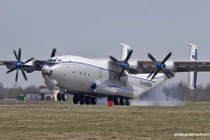 Máy bay An-22, lần đầu tiên ra mắt vào những năm 1960, vẫn là máy bay sử dụng động cơ tua-bin cánh quạt nặng nhất từng được chế tạo. Ảnh: BNO.