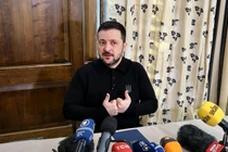 Tổng thống Ukraine Volodymyr Zelensky phát biểu với báo chí bên lề Hội nghị An ninh Munich lần thứ 61 ở Munich, Đức. Ảnh: Getty.