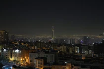 Quang cảnh thủ đô Tehran, Iran sau nhiều vụ nổ đã được nghe thấy vào đầu giờ sáng 26/10 (Ảnh: WSJ)