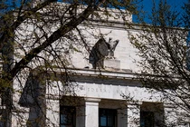 Fed sẽ tiếp tục nâng lãi suất hay sẽ ngừng lại, sau sự sụp đổ của SVB? (Ảnh: NYTimes)