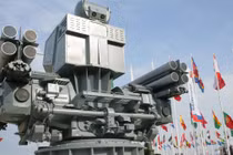 Tổ hợp pháo- tên lửa phòng không Pantsir-M trên hạm của Hải quân Nga có thêm những khả năng tác chiến mới (Ảnh: TASS)