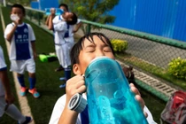 Cú sốc mới từ Trung Quốc: Tạo nước ngọt rẻ hơn nước máy và hydro xanh “tự sinh ra” từ biển