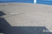 Hình ảnh vụ nổ xảy ra trên bờ biển ở Odessa (Ảnh: DailyMail)