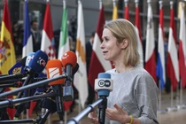 Nhà ngoại giao hàng đầu của EU Kaja Kallas phát biểu với các nhà báo tại Brussels vào ngày 6/3. Ảnh: Getty.
