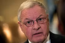 Ông Keith Kellogg phát biểu với giới truyền thông tại sảnh tòa nhà Trump Tower ở thành phố New York, ngày 15/11/2016. Ảnh: Getty.