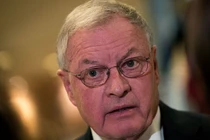 Ông Keith Kellogg phát biểu với giới truyền thông tại sảnh tòa nhà Trump Tower ở thành phố New York, ngày 15/11/2016. Ảnh: Getty.