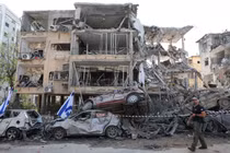 Tình báo Israel dùng UAV giá rẻ "xé toang" lá chắn tên lửa Iran như thế nào?