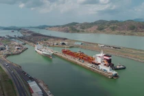 Tàu thuyền đi qua Kênh đào Panama, tuyến hàng hải nổi tiếng ở Trung Mỹ. Ảnh: Getty.