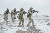 Binh lính Anh trong cuộc tập trận của NATO ở Romania vào tháng 2/2025. Ảnh: Getty.