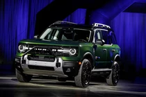 Ford Motor trưng bày mẫu SUV Bronco Sport Sasquatch trước ngày dành cho giới truyền thông tại Triển lãm ô tô Detroit 2025 tại Huntington Place ở Detroit, Michigan, Mỹ ngày 9/1. Ảnh: Reuters.
