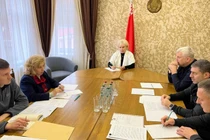 Các ủy viên nhân quyền Nga và Ukraine gặp nhau tại Belarus, ngày 8/11 (Ảnh: Sputnik)