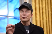 Tỷ phú Elon Musk xuất hiện cùng Tổng thống Mỹ Donald tại Phòng Bầu dục ở Nhà Trắng vào ngày 11/2. Ảnh: Getty.