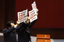 Quốc hội Hàn Quốc bỏ phiếu về động thái luận tội Tổng thống Yoon Suk Yeol. Ảnh: Reuters.