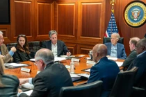 Tổng thống Joe Biden thảo luận với các thành viên của nhóm An ninh Quốc gia về cuộc tấn công của Iran ngày 13/4 (Ảnh: Nhà Trắng)