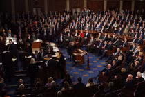 Các thành viên của Quốc hội tham gia phiên họp chung để phê chuẩn cuộc bầu cử Tổng thống năm 2024 tại Đồi Capitol hôm 6/1. Ảnh: Getty.