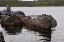 Tàu ngầm hạt nhân K-159 của Nga trước khi bị chìm. Ảnh: IE.