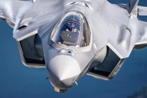 Chiến đấu cơ thế hệ thứ 5 F-35 của Không quân Mỹ. Ảnh: MW.