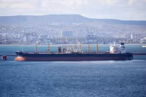 Nga đưa ra cảnh báo về việc EU siết giá dầu. Ảnh: Sputnik.