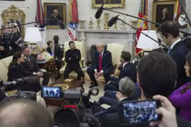 Cuộc tranh cãi nảy lửa giữa ông Zelensky với ông Trump và J.D. Vance tại Phòng Bầu dục hôm 28/2. Ảnh: Getty.