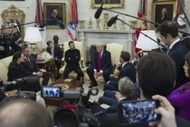 Cuộc tranh cãi nảy lửa giữa ông Zelensky với ông Trump và J.D. Vance tại Phòng Bầu dục hôm 28/2. Ảnh: Getty.