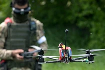 Tổng thống Donald Trump cho rằng drone đang làm thay đổi diện mạo chiến tranh hiện đại. Ảnh: Sputnik.