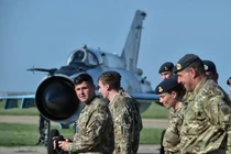 Ngôi làng trước cửa ngõ Ukraine sắp trở thành căn cứ không quân lớn nhất châu Âu của NATO, trong lúc Nga thề sẽ đi 'đến cùng' trong cuộc chiến (Ảnh: Business Insider)