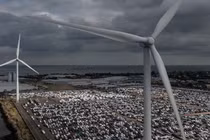 Một tua bin gió ở Sheerness, Vương quốc Anh. Ảnh: Getty.