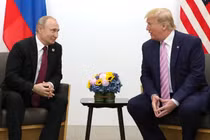Tổng thống Mỹ Donald Trump gặp Tổng thống Nga Vladimir Putin tại Osaka, Nhật Bản vào tháng 6/2019 (Ảnh: Getty)