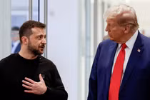 Tổng thống Ukraine Volodymyr Zelensky và Tổng thống Mỹ Donald Trump. Ảnh: Reuters.