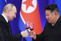 Tổng thống Nga Vladimir Putin và nhà lãnh đạo Triều Tiên Kim Jong-un tham dự tiệc chiêu đãi ở Bình Nhưỡng, ngày 19/6/2024 (Ảnh: Sputnik)