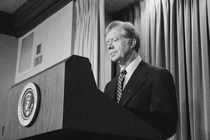 Tổng thống Mỹ Jimmy Carter tuyên bố lệnh trừng phạt mới đối với Iran để trả đũa việc bắt giữ con tin Mỹ, tháng 4/1980. Ảnh: Reuters.