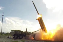 Cảnh tên lửa đánh chặn được phóng từ hệ thống THAAD. Ảnh: MW.