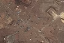 Ảnh vệ tinh cho thấy Nga điều nhiều trực thăng chiến đấu tới Crimea (Ảnh: Maxar)