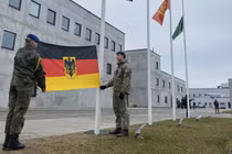 Lễ khởi động Lữ đoàn Thiết giáp số 45 của Đức tại Litva ngày 1/4. Ảnh: Getty.